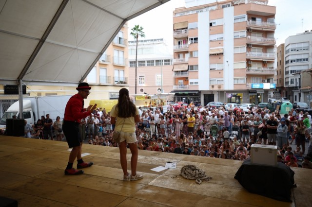Burriana se llena de ilusión infantil con el Festival de Magia durante las Fiestas de la Misericòrdia