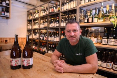 Mevino, la taberna del Cabanyal donde es el vino el que decide lo que comes