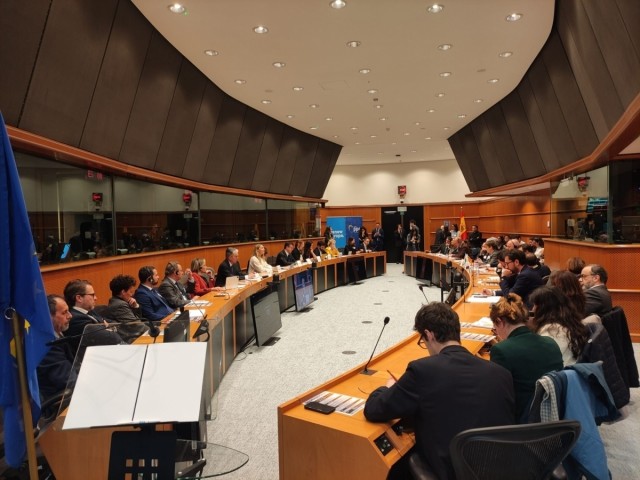 Una última opción para conseguir un 'benchmark' propio de CO2 para el azulejo: sigue la presión en el Consejo y el Europarlamento