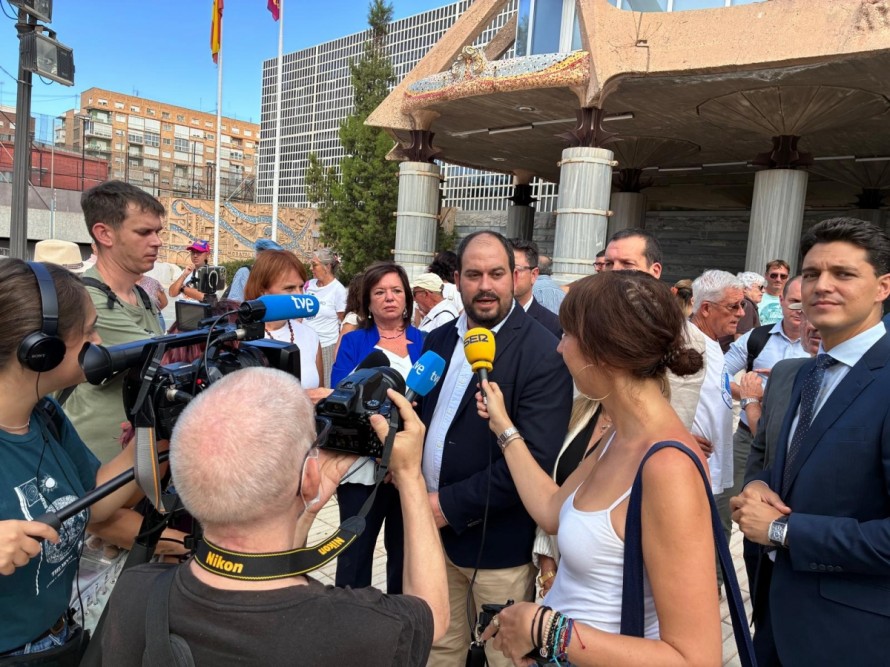 Los Alcázares se planta ante la reforma de la Ley del Mar Menor: “No se puede premiar a quien incumple”