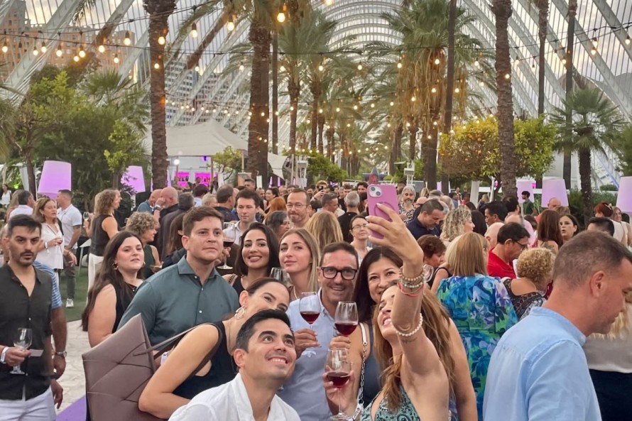 Cerca de 20 bodegas se darán cita en la Noche del Vino y la Música de Proava