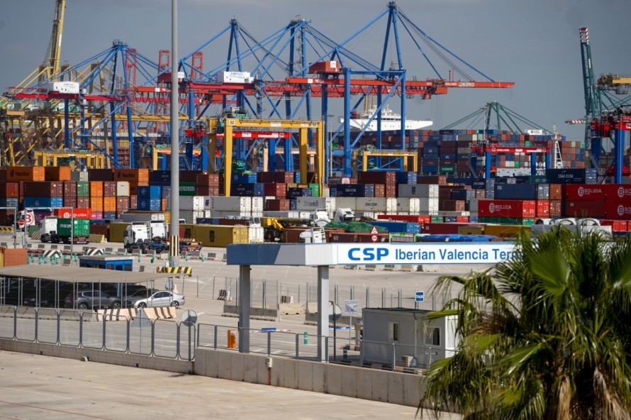Así quiere transformar Cosco la principal terminal del Puerto de València para acoger megabuques