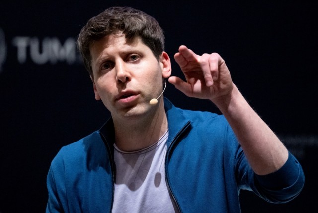 Sam Altman estudia ralentizar el desarrollo de IA por OpenAI y espera que otros le imiten