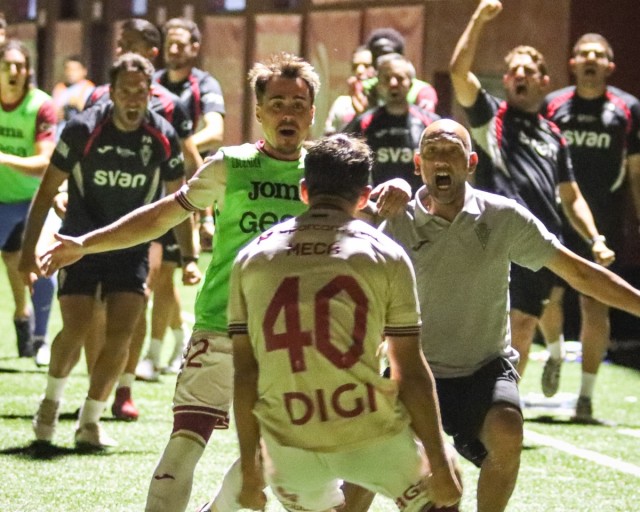 El Murcia pone en juego su liderato en el campo del Atlético Madrileño 