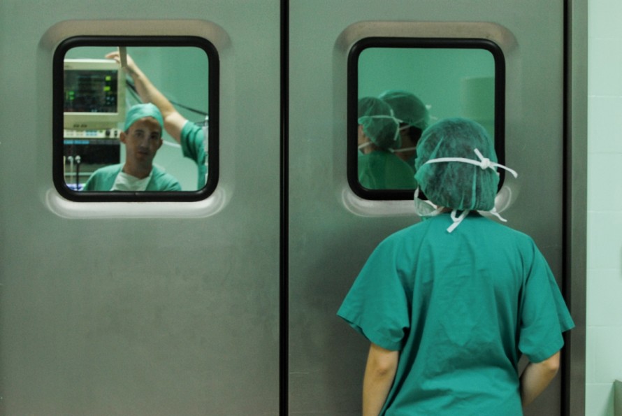 Sanidad asumió un coste de 80,6 millones en 13 años por la atención a pacientes sin acreditación