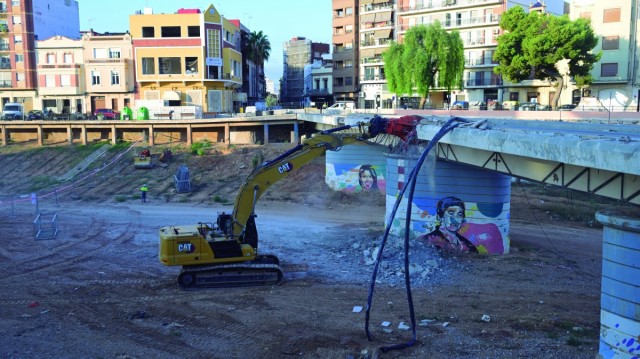 Adiós al histórico Pont Vell de Paiporta: comienzan los derribos del puente con casi 100 años de historia