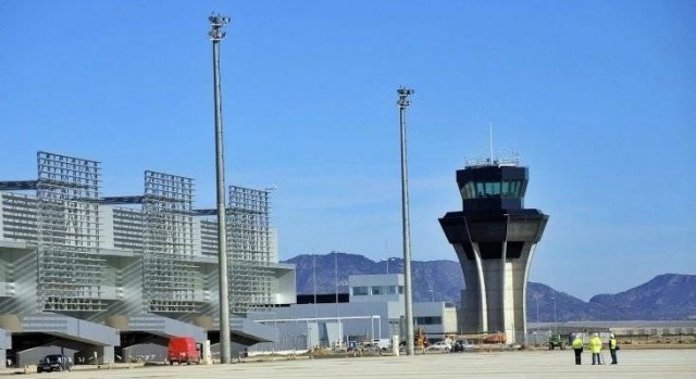 El aeropuerto de Corvera tendrá tres vuelos semanales con Ámsterdam a partir del 30 de marzo
