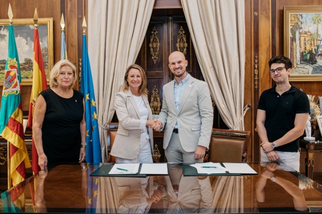 Castelló y la UNED firman un convenio para la formación de mayores de 55 años en la ciudad