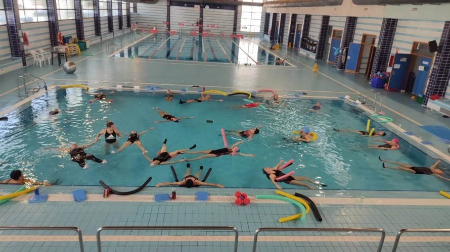 San Pedro pone 172.000 euros sobre la mesa para sus escuelas deportivas y el socorrismo de la piscina