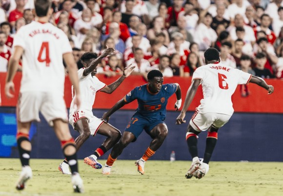 El Valencia CF también pierde en Sevilla y toca fondo