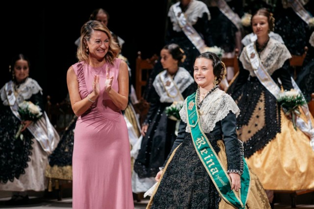 Nayra Luque Beltrán brilla como reina Infantil de las fiestas de la Magdalena de 2027