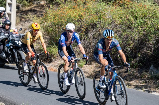 Landa resucita el 'landismo' en la etapa reina; Mas, virtual ganador de la Vuelta