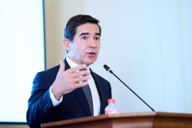 El BBVA pide este viernes a sus accionistas el apoyo para optar a tomar el control del Sabadell
