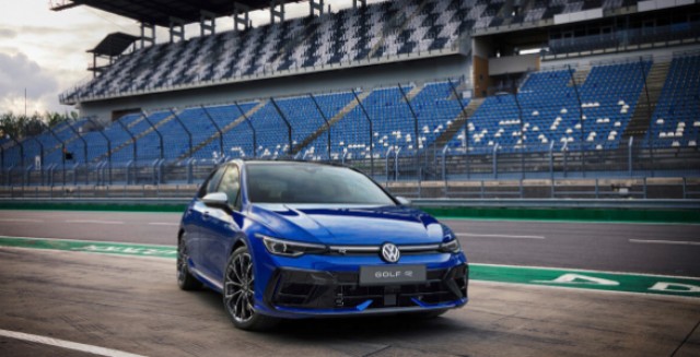 Estreno mundial del Golf más potente: lanzamiento de los nuevos R y R Variant con 245 kW (333 CV)