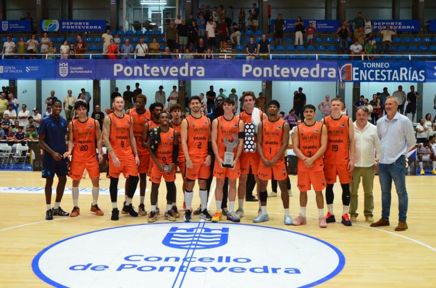 TJ Shorts lidera a Valencia Basket para cerrar la pretemporada con victoria 