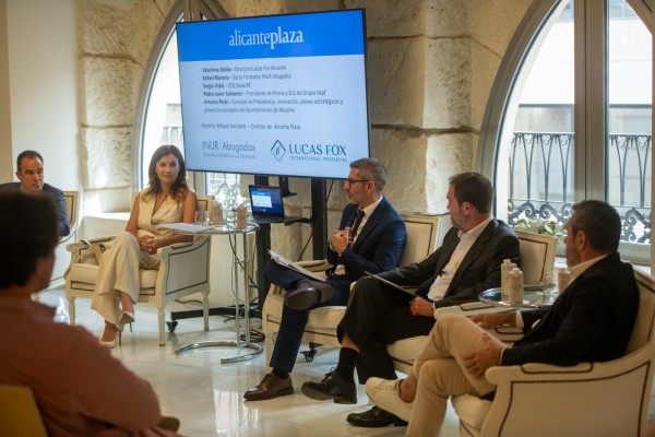 La baza de la IA en la promoción residencial: ¿un futuro con licencias automatizadas?