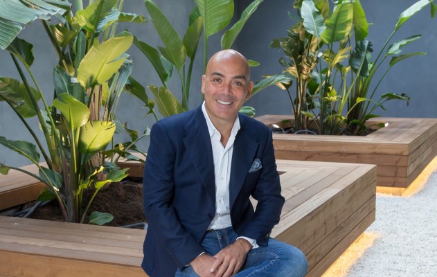 Room Mate Hotels, la cadena fundada por Kike Sarasola, compra Stayingvalencia
