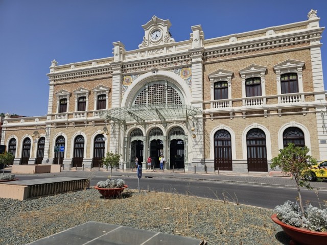 Despierta CT lleva hasta Pedro Sánchez la reivindicación del tren Cartagena-Madrid tras cuatro años y medios sin conexión