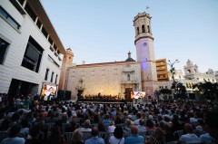 Burriana cierra una multitudinaria semana grande de la Misericordia con un espectáculo de Pedro Navarro 