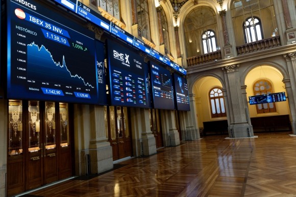 El Ibex 35 cierra en tablas, con la atención puesta en la deuda soberana mundial y en la Fed