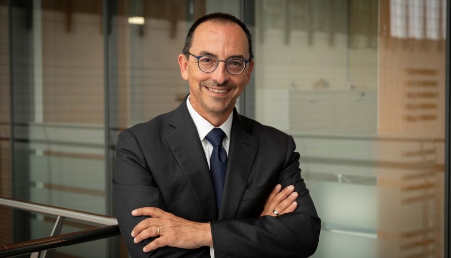 Endesa se acomoda en bolsa en la zona de máximos históricos, pese a la visión bajista de los analistas