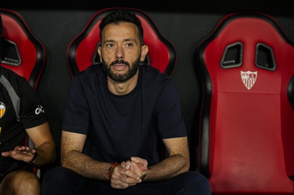Corberán y Gourlay acuden a Paterna para despedirse