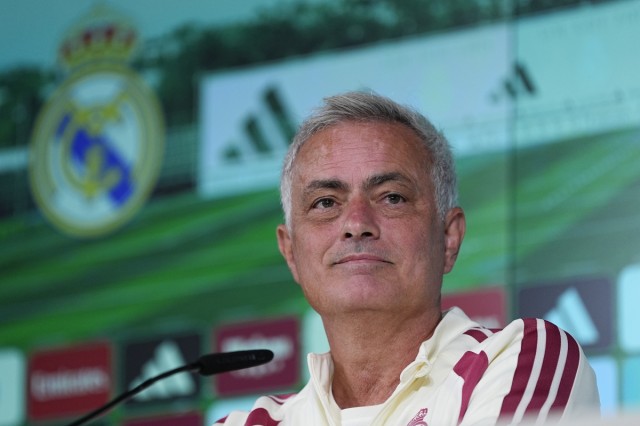 Mourinho recuerda que el Elche CF también tiene su particular atracón de partidos