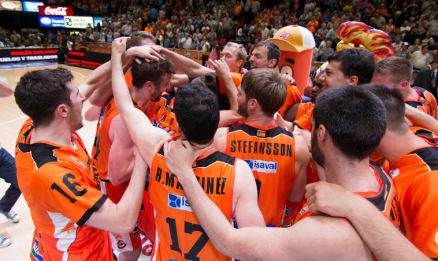 Valencia Basket arrolla a Unicaja y ya está en semifinales