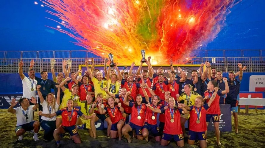 Ocho futbolistas de la Región son protagonistas en el histórico doblete de España en la Liga Europea