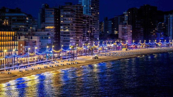 Benidorm destinará 2,3 millones en renovar el alumbrado de su playa más icónica