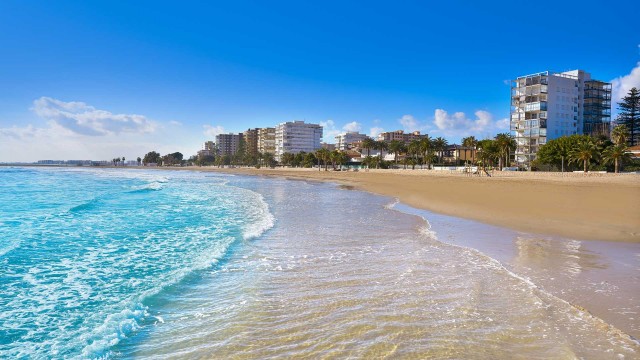 Los hoteles del litoral de Castellón registran en junio la mayor subida interanual de la Comunitat