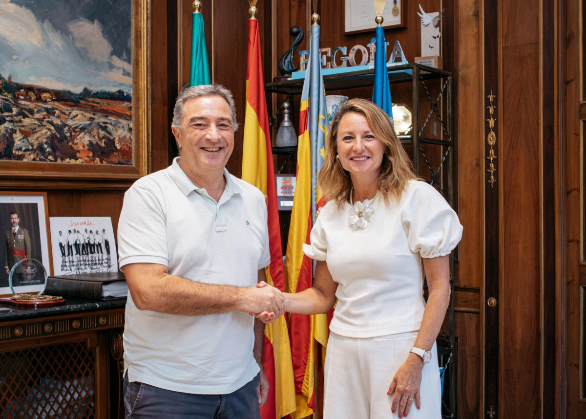 El presidente de la FFCV, Salvador Gomar, y la alcaldesa de Castelló, Begoña Carrasco. - El presidente de la FFCV, Salvador Gomar, y la alcaldesa de Castelló, Begoña Carrasco.