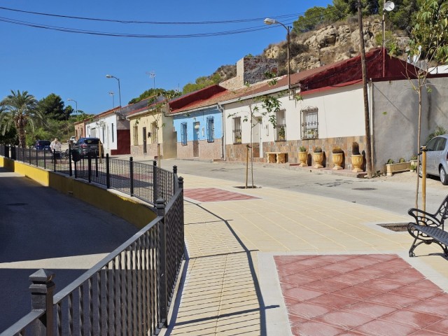 Orihuela reabre por completo el paseo del Barranco de Arneva tras reparar los daños de la DANA y un nuevo hundimiento