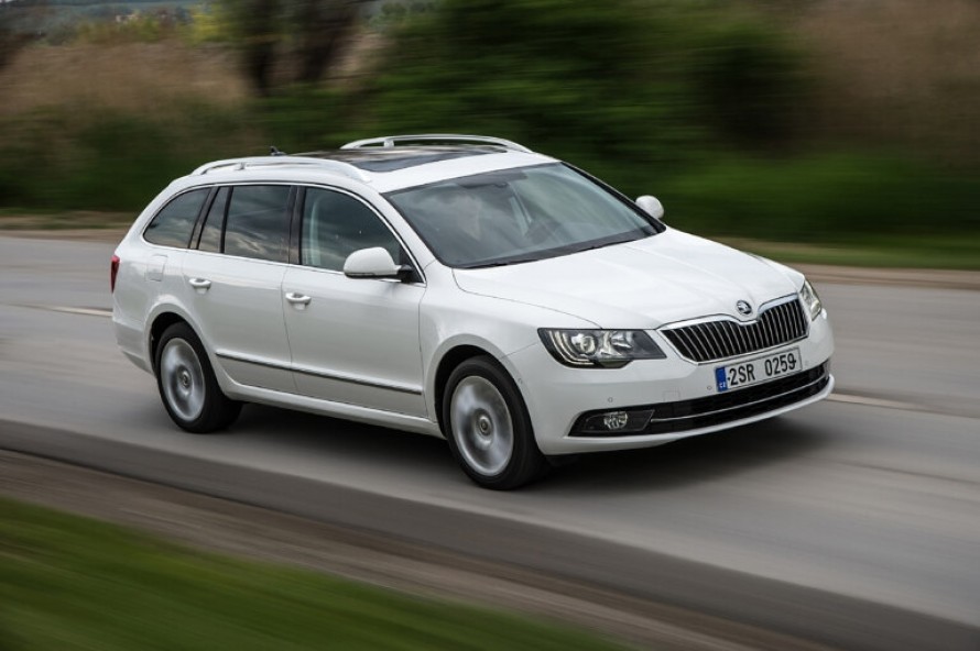 Škoda Superb: 25 años de comodidad, espacio y excelencia técnica