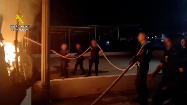 Un incendio obliga a desalojar a 200 personas de un camping de Sant Joan y deja dos heridos leves