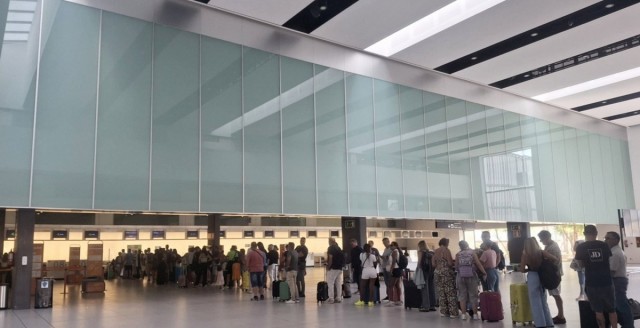 El aeropuerto de Corvera acelera: crece un 8,4% y supera los 709.000 pasajeros hasta agosto