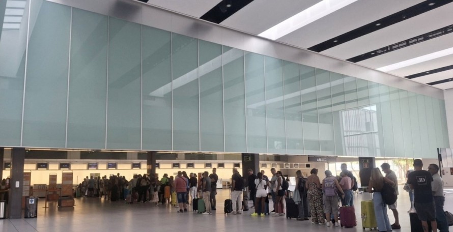 El aeropuerto de Corvera acelera: crece un 8,4% y supera los 709.000 pasajeros hasta agosto