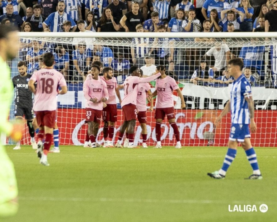 El Valencia CF 'resucita' en Mendizorroza