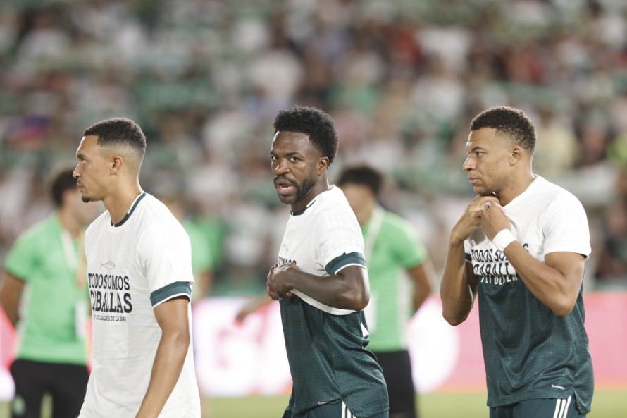 Tres 'besugos' se desmarcan del mensaje 