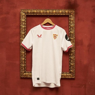 Cuaresma, cerámica, lunares y volantes, 'sevillanía' para las nuevas equipaciones
