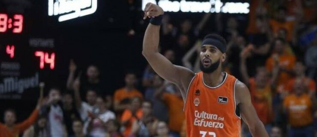 El Valencia planea ejercer la cláusula para salir del contrato de Brandon Davies
