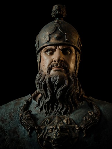 Los rostros de la Guerra Púnica cobran vida en Cartagena: el escultor Francano expone 18 bustos en el Teatro Romano