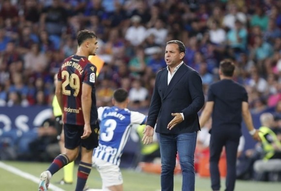 Javi Calleja, primer entrenador de la 'era Messi' en el CD Eldense