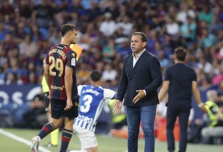 Javi Calleja, primer entrenador de la 'era Messi' en el CD Eldense