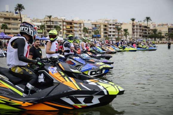 Mazarrón acoge en un intervalo de dos semanas el Mundial de hidro fly y la Copa del Rey de motos de agua