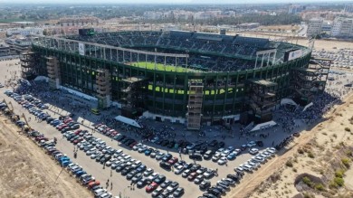 Del campo de Altabix al Martínez Valero: medio siglo de historia de la 'cancha' del Elche CF, en un libro