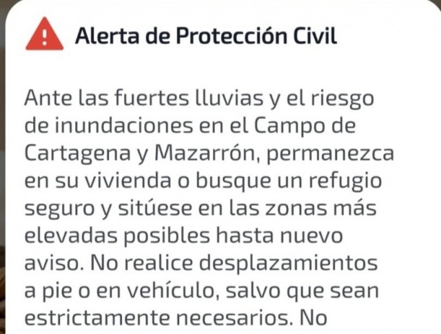 Emergencias envía un mensaje a los móviles del Campo de Cartagena y Mazarrón y pide que permanezcan en las viviendas ante el aviso rojo
