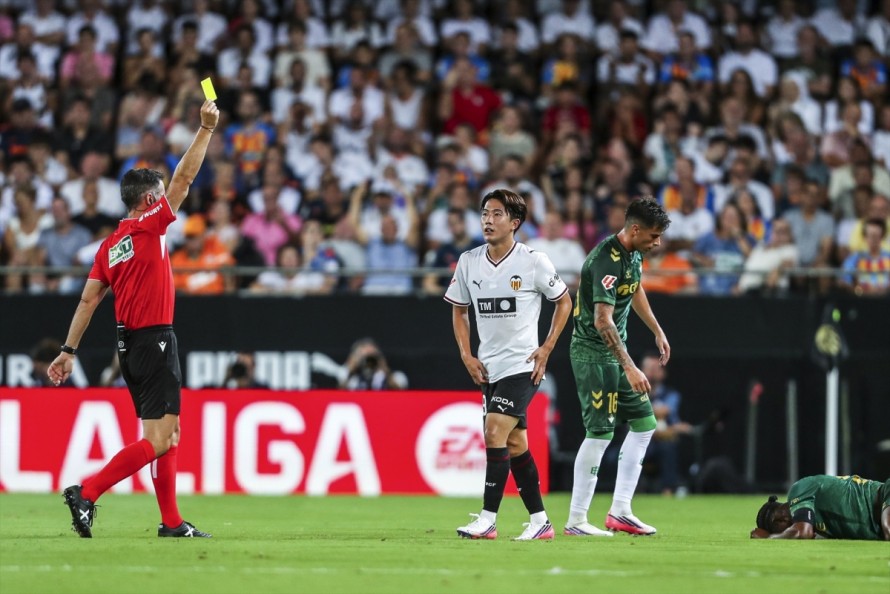 El Valencia busca un tanto para cerrar el peor inicio goleador de su historia en Mestalla