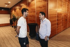 Guido Rodríguez coge galones en la crisis del Valencia CF