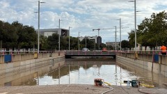 Túneles y garajes anegados en Torrent, que advierte sobre el estado de los barrancos